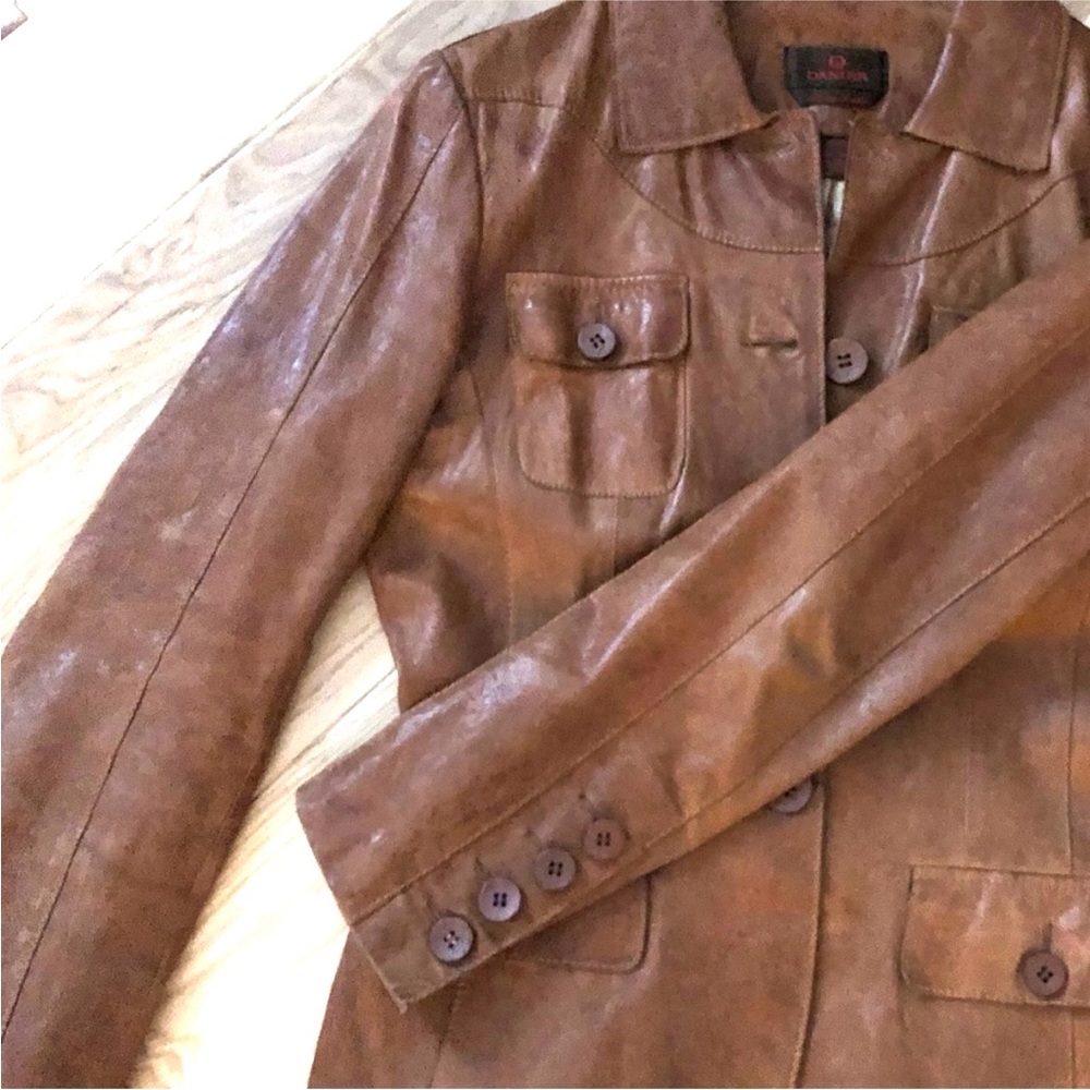 Danier Canada - distressed Italian leather jacket - Picture 9 of 9